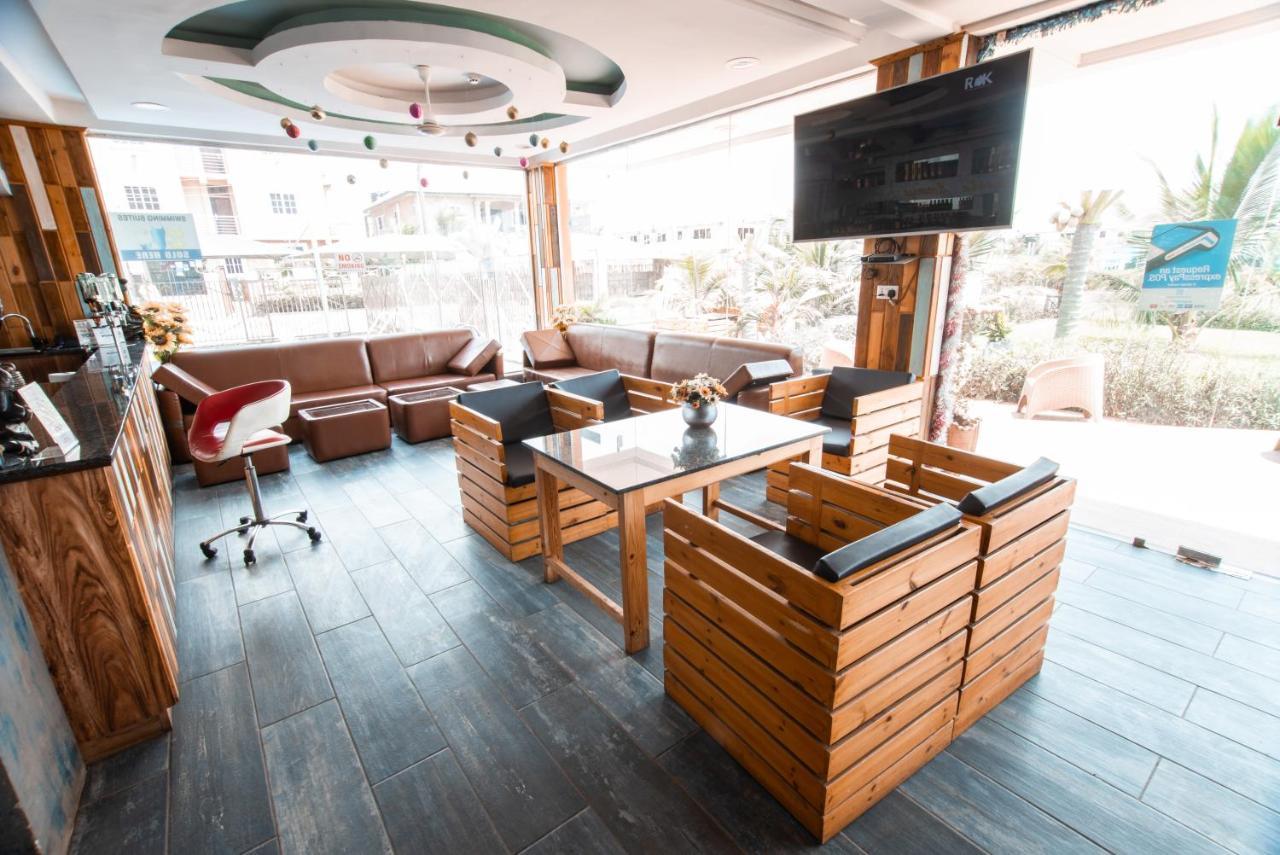 Plus 33 Hotel Nungua Εξωτερικό φωτογραφία