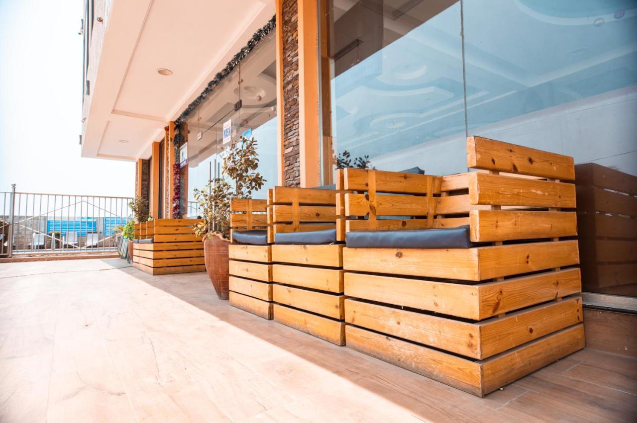 Plus 33 Hotel Nungua Εξωτερικό φωτογραφία