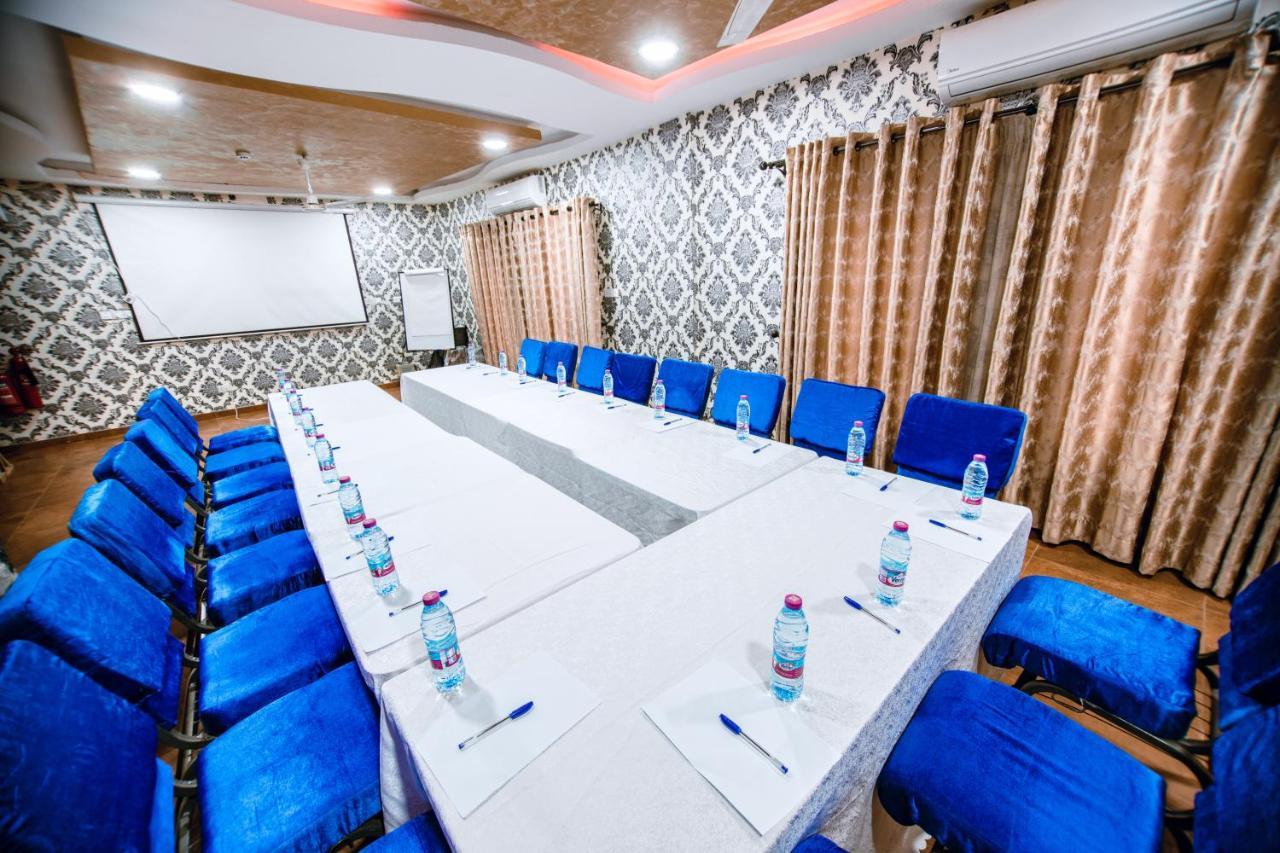 Plus 33 Hotel Nungua Εξωτερικό φωτογραφία