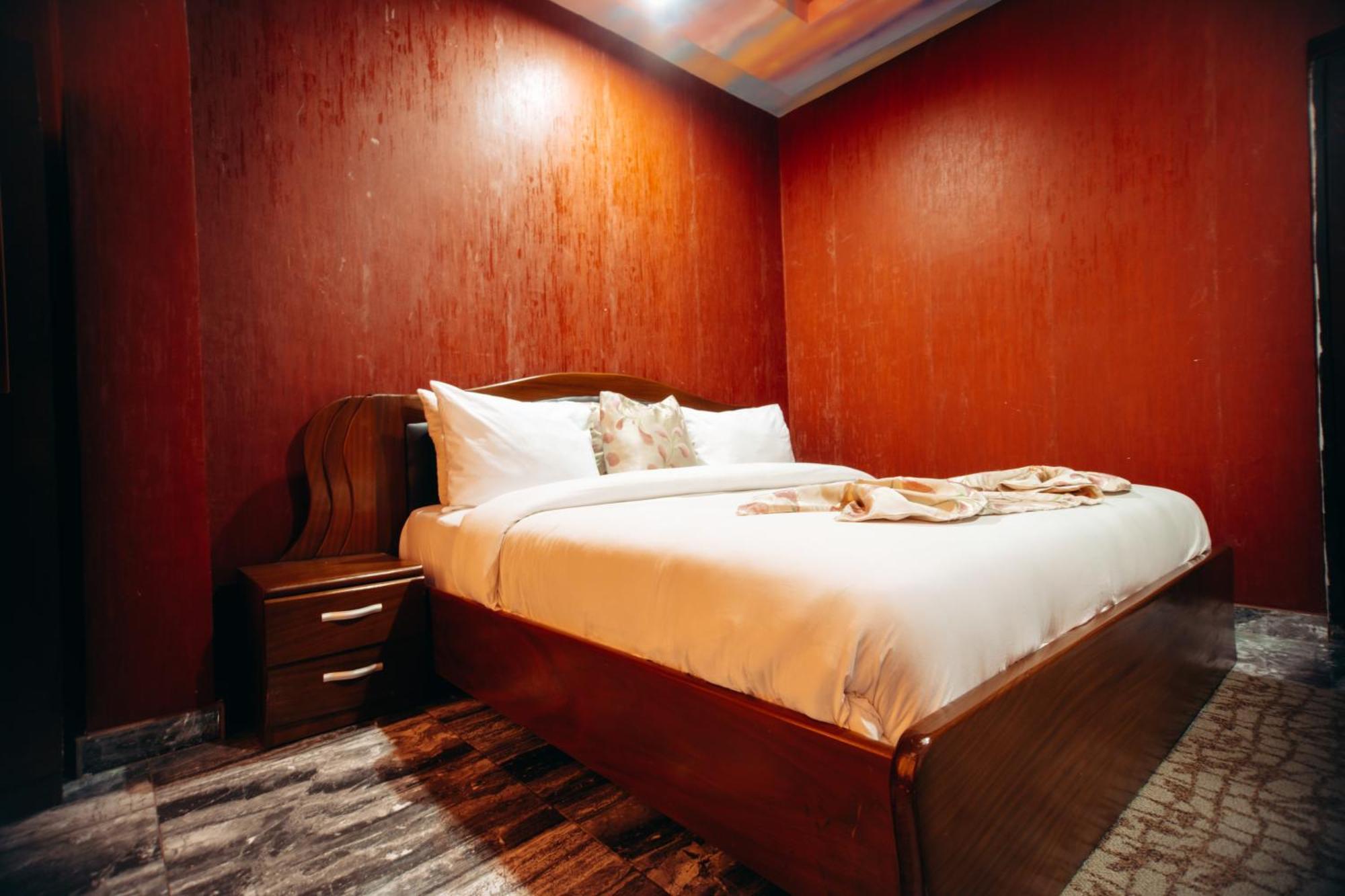 Plus 33 Hotel Nungua Εξωτερικό φωτογραφία