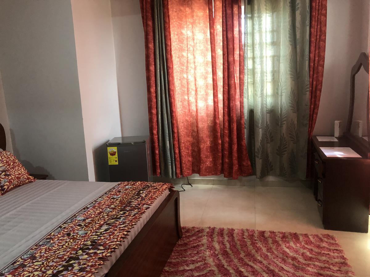 Plus 33 Hotel Nungua Εξωτερικό φωτογραφία