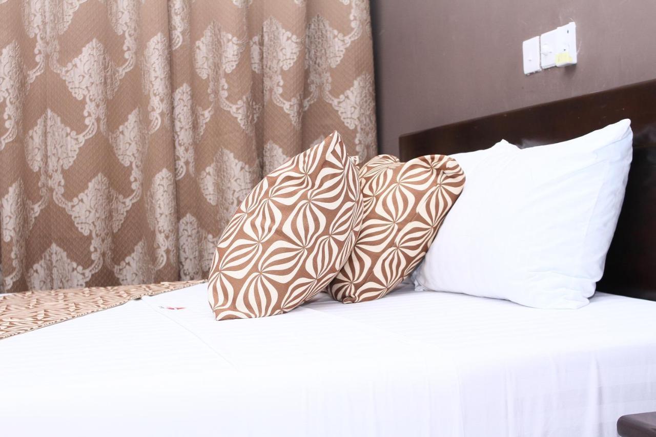 Plus 33 Hotel Nungua Εξωτερικό φωτογραφία